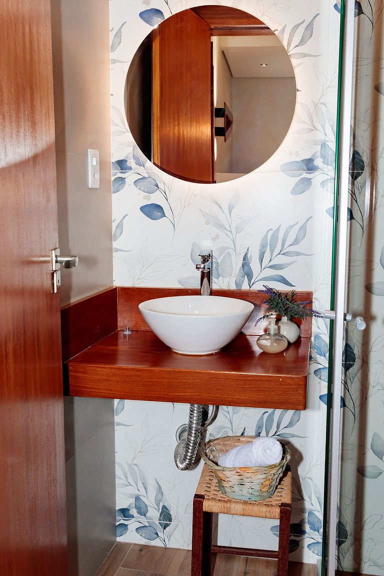 Casa Duplex: suíte, cozinha completa, 2 banheiros