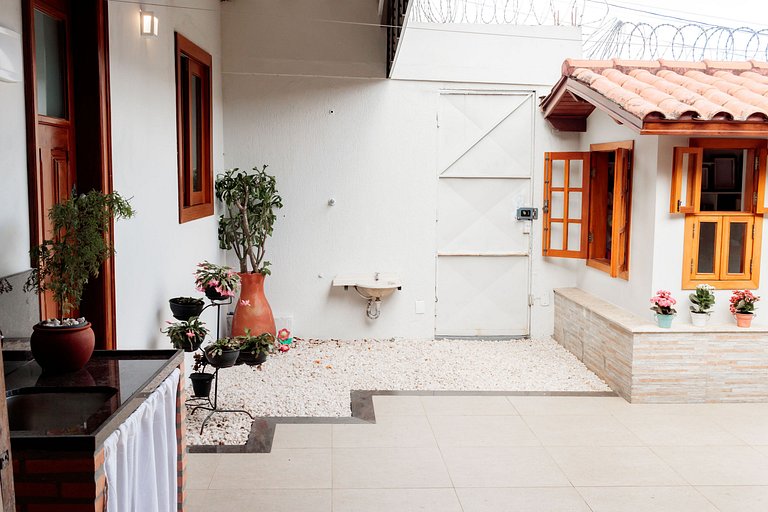 CasaMaris1 - Duplex: suíte, cozinha equipada, 2 banheiros, g