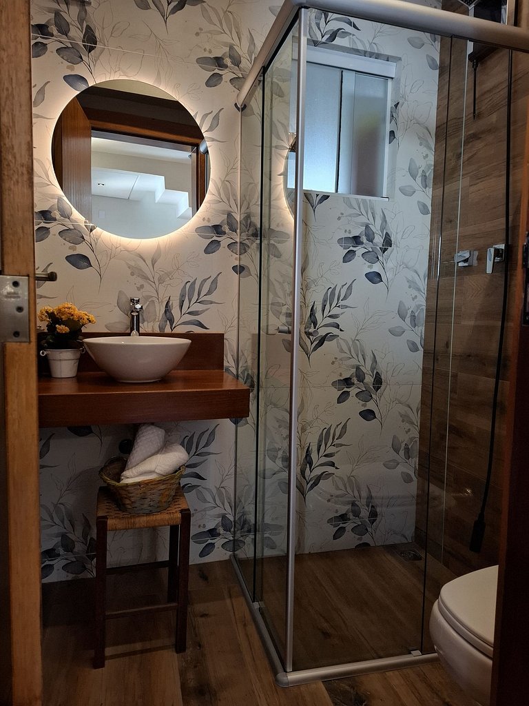 Casa Duplex: suíte, cozinha completa, 2 banheiros