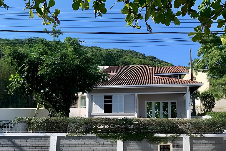 Casa Acacia 3 quartos 3 banheiros sendo 2 suítes