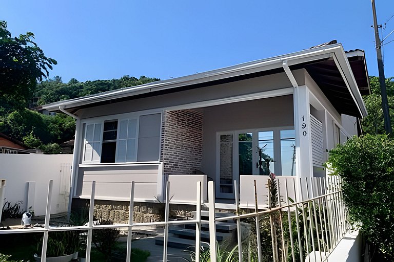 Casa Acacia 3 quartos 3 banheiros sendo 2 suítes