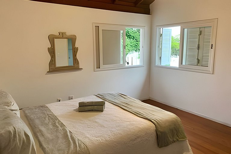 Casa Acacia 3 quartos 3 banheiros sendo 2 suítes