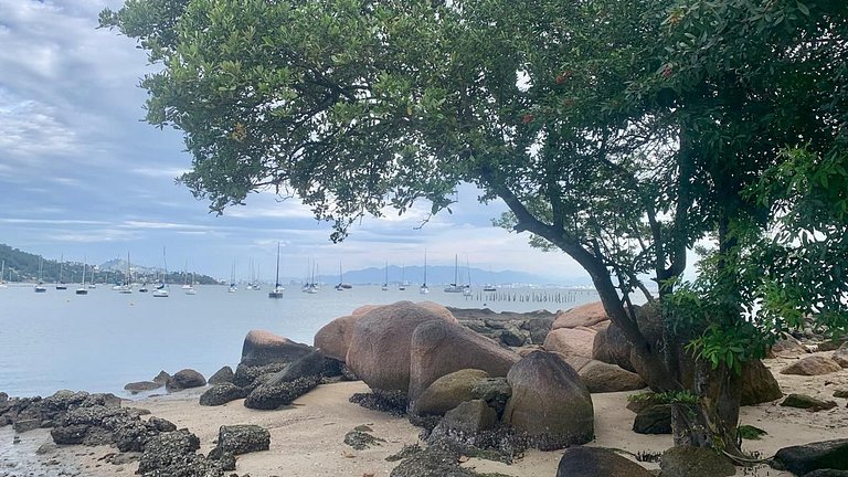 Casa Acacia 3 quartos 3 banheiros sendo 2 suítes