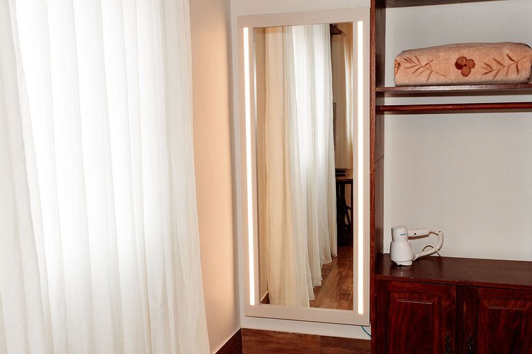 Casa Duplex: suíte, cozinha completa, 2 banheiros