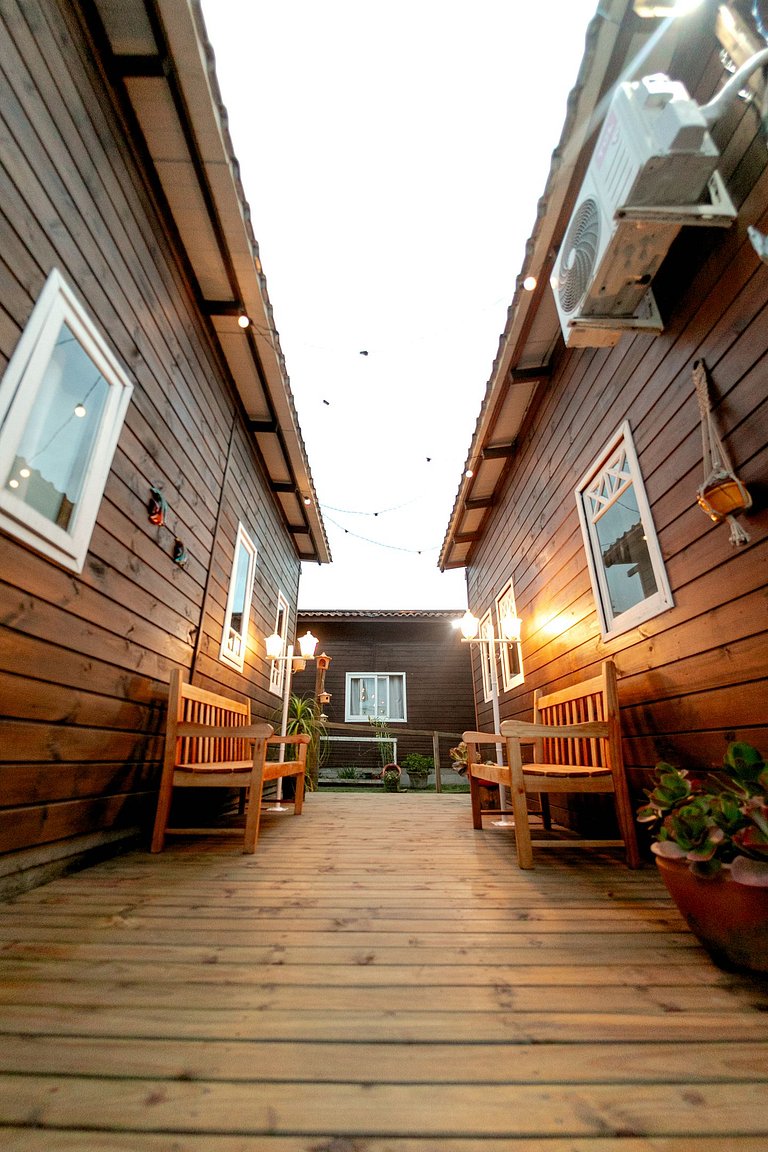 Casa 2 quartos, 6 pessos, perto da praia, ar condicionado, w