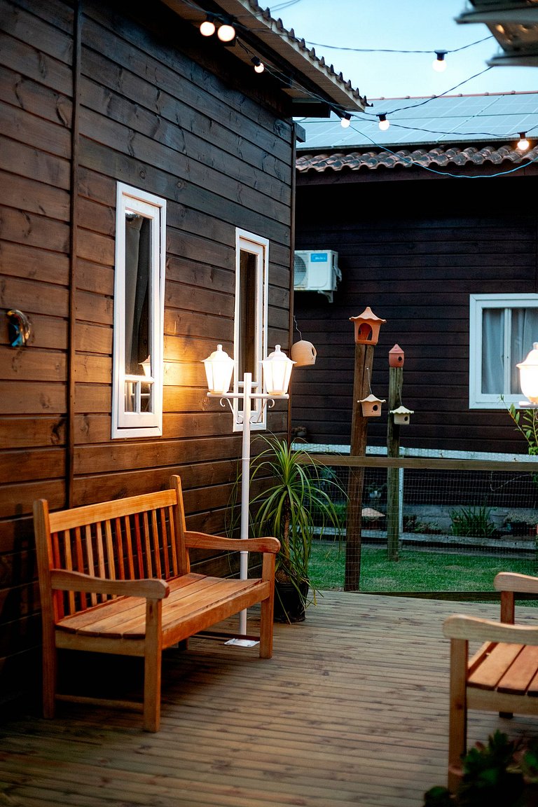 Casa 2 quartos, 6 pessos, perto da praia, ar condicionado, w